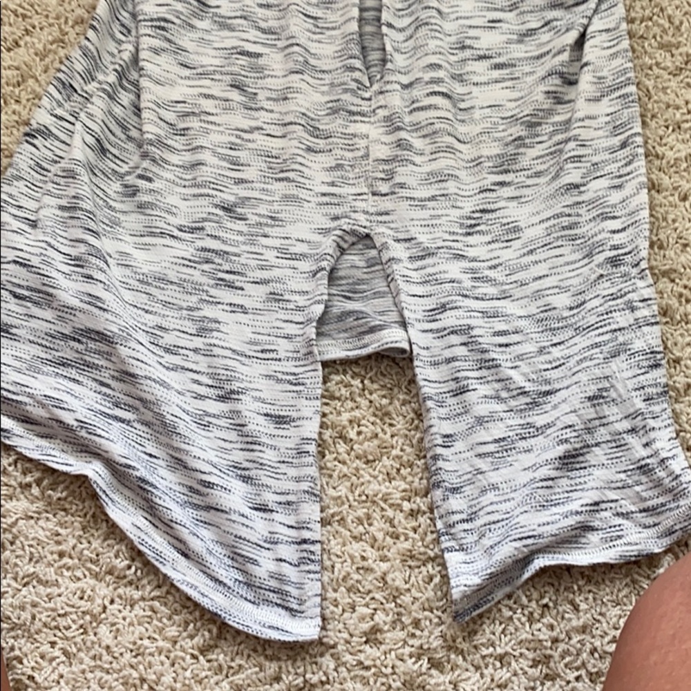 Lululemon workout top - Picture 4 of 4